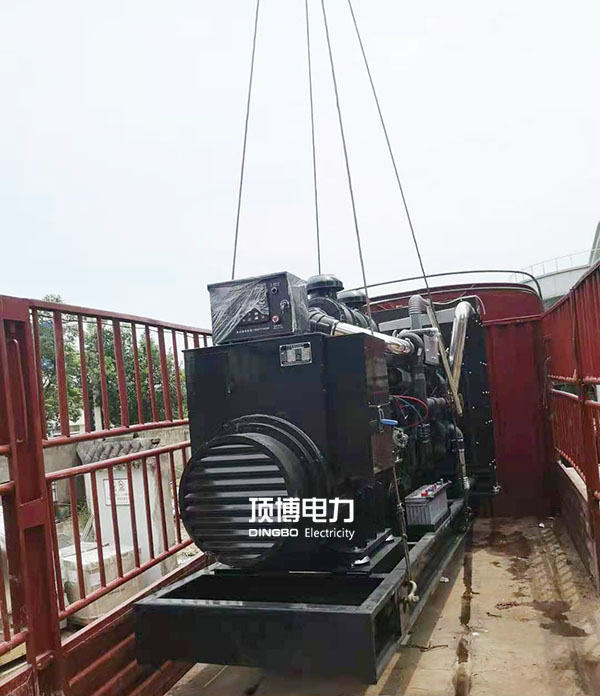 柴油發(fā)電機(jī)組 柴油發(fā)電機(jī)組