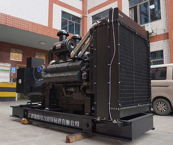 為保證柴油發(fā)電組遠置散熱器冷卻系統(tǒng)有效的循環(huán)，應注意這些問題