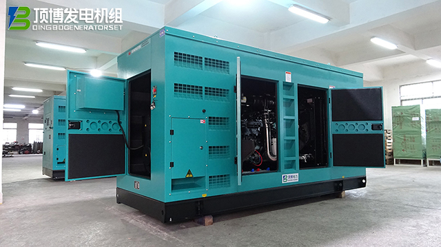 頂博柴油發(fā)電機組：企業(yè)工廠穩(wěn)定運行的堅實后盾，高效智能引領(lǐng)行業(yè)新篇章
